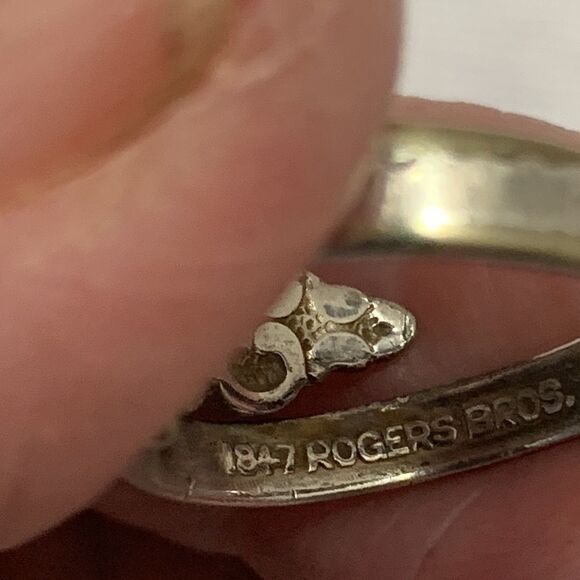 Rare find Spoon ring with engraved: 1847 Rogers Bros. Size 5.5 - Picture 3 of 5